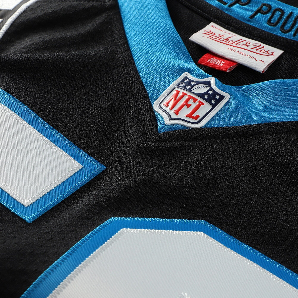 Carolina Panthers Luke Kuechly Black 2013 Authentic Throwback Retired Player Jersey product image 4, provided for visual